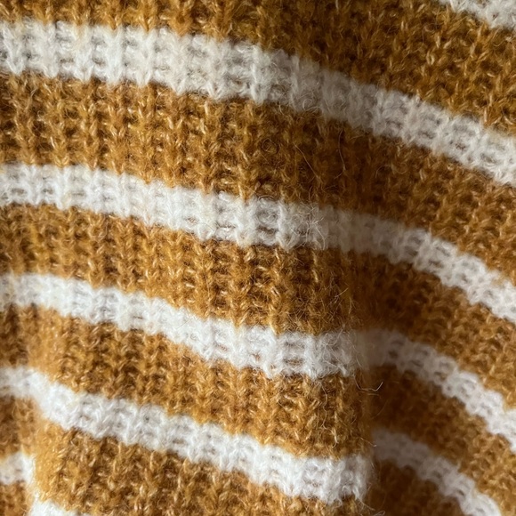 French knit sweater. New. Size small/medium. - Picture 2 of 5